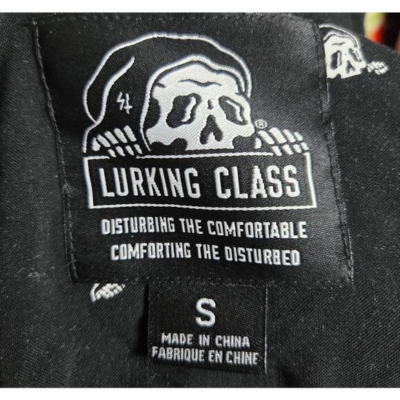 Lurking Class by Sketchy Tank Lurker Black Crop Short Sleeve Woven Shirt Size Sm - Picture 4 of 6